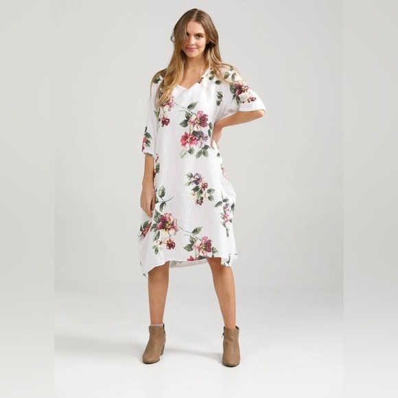 Vasna Dresses & Skirts - NWT Vasna Italy 100% Linen Floral Tunic Dress‎ White PM